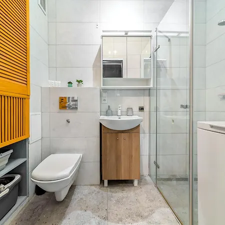 Pomorska Cosy With Mezzanine By Bookinghost Appartamento